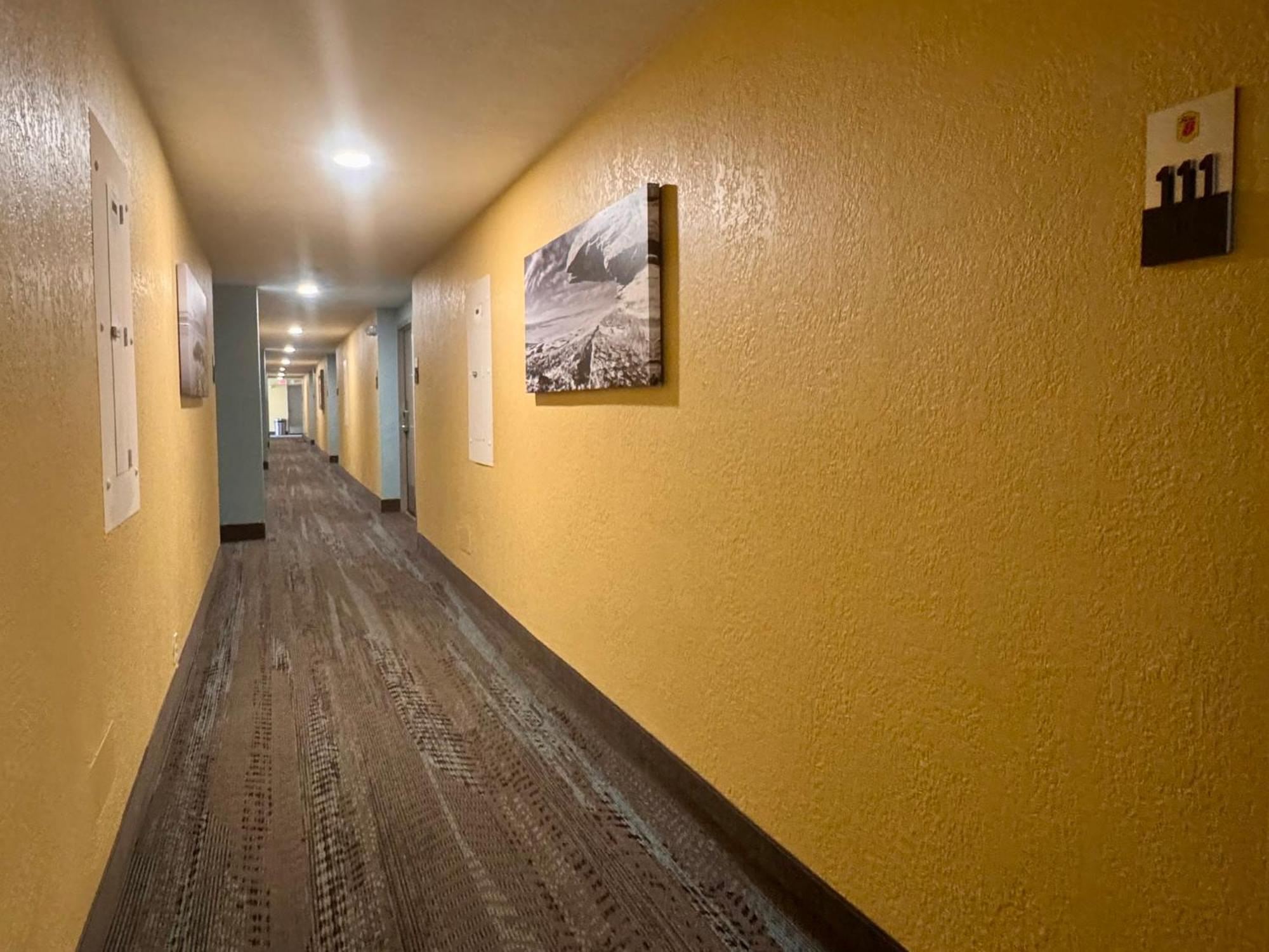 Super 8 By Wyndham Great Falls City Center Luaran gambar